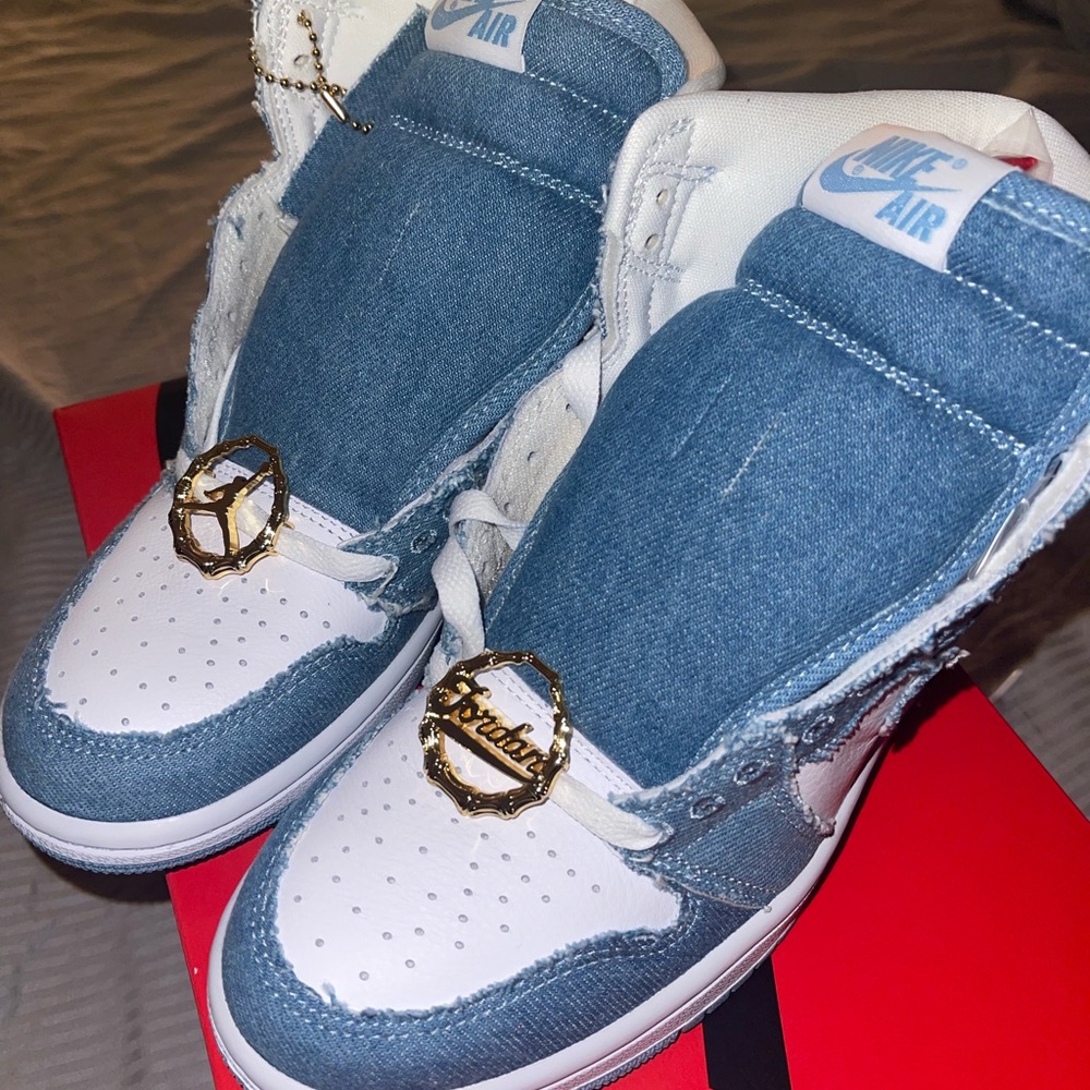 Womens Jordan’s size 6 Brand new with box